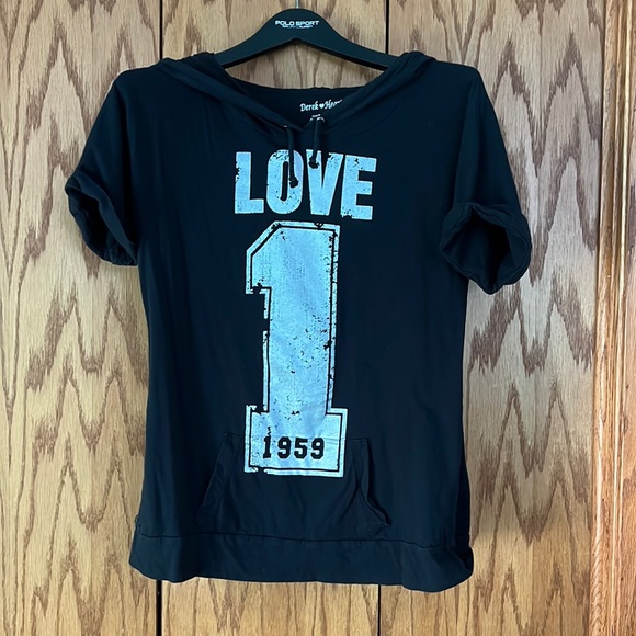 Derek❤️Heart Short Sleeve Hooded Shirt - Picture 1 of 3